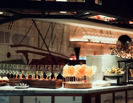 Imagen de la barra del comedor de hostelería para la sección de Asesoría en Cocina vasca de AZ Gastronomía